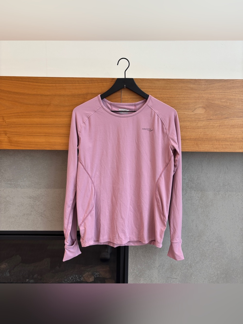Saucony long sleeve top, Size L
